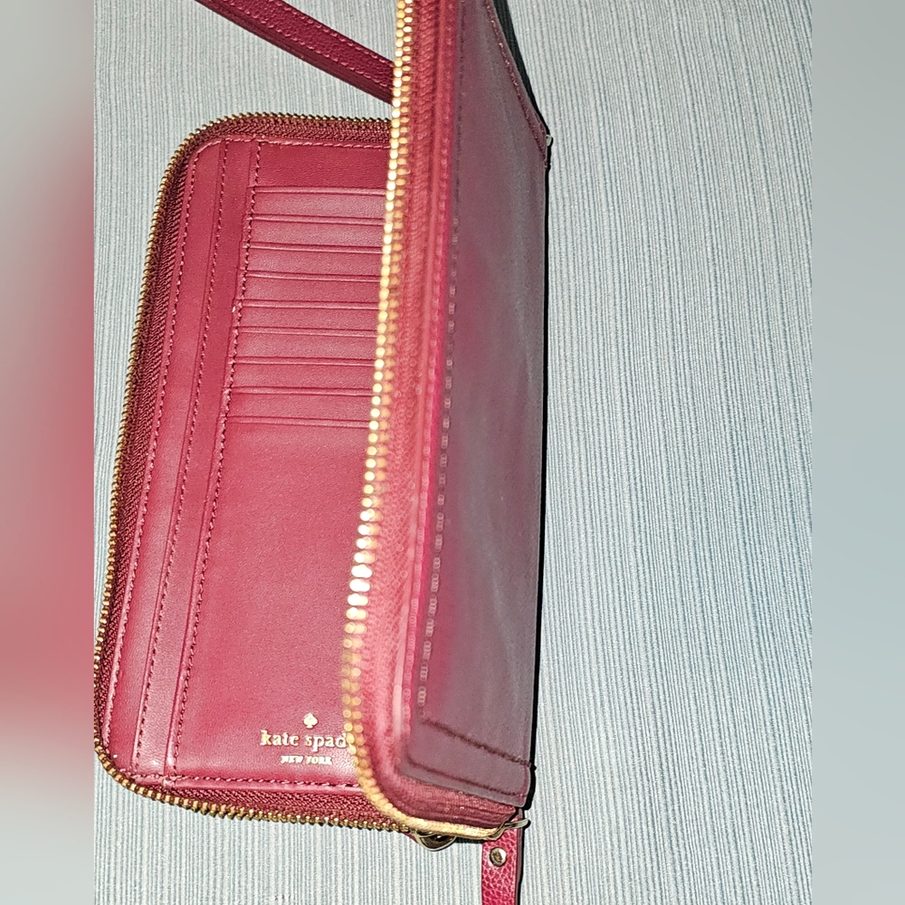 Kate Spade Wristlet - Picture 4 of 7